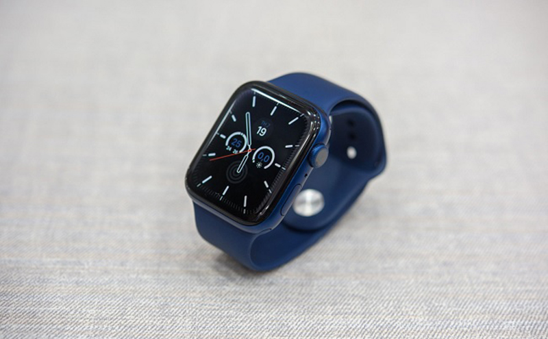 apple-xiaomi-thong-linh-thi-truong-thiet-bi-deo-tay-sieu-ban-re