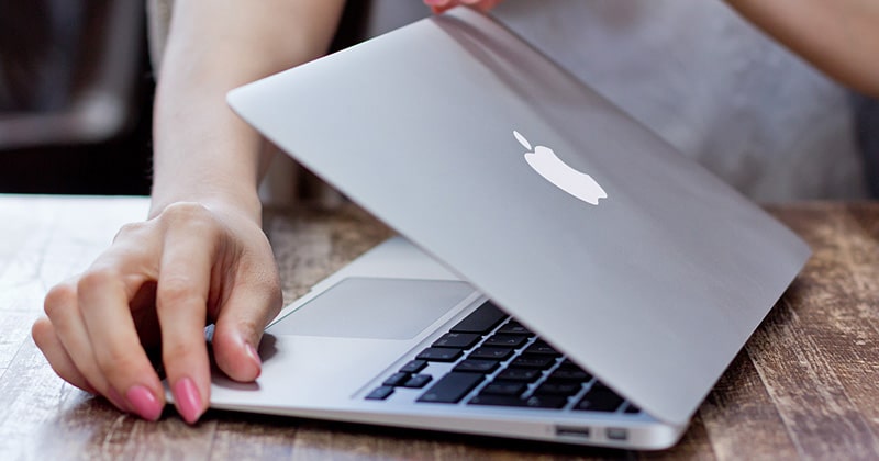 apple-bo-logo-tao-phat-sang-trenmacbook-sieu-ban-re
