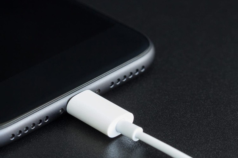 iphone-charging cach-keo-dai-thoi-luong-pin-sieu-ban-re