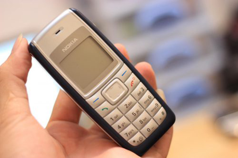 nokia-1100i-1 smartphone-nokia-huyen-thoai-sieu-ban-re