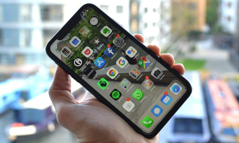 xr5 iPhone-XR-dang-mua-sieu-ban-re